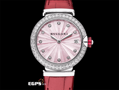 BVLGARI 寶格麗 BVLGARI LUCEA 103618 2024年保單 鑽石時標、錶圈 紅碧璽錶冠 原廠亮麗鑽石圈 艷麗粉紅色立體珍珠母貝紋面 原廠紅色鱷魚皮錶帶 33mm