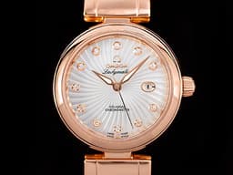 OMEGA 歐米茄 De Ville 碟飛 Ladymatic系列 42563342055001 <font color="#05f0f0">放射星芒紋理的白色珍珠母貝錶盤</font> 玫瑰金 <font color="#FF0000">台灣公司貨</font> 同軸擒縱 自動上鍊 34mm