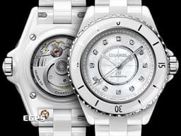 CHANEL 香奈兒 J12 H10472 <font color="#05f0f0">白色高科技陶瓷材質 原廠鑽石時標 白色珍珠貝母面盤</font><font color="#ff0000">&nbsp; 貝殼鑽面 透背款2025年保卡&nbsp;</font>專利不鏽鋼蝴蝶扣 自動上鍊 33mm
