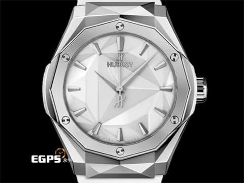 HUBLOT 宇舶 Classic Fusion 經典融合 ORLINSKI 聯名款 550.NS.2200.RW.ORL20 鈦金屬+不鏽鋼&nbsp;3D立體切面錶殼、白色面盤 呈現鑽石般折射光澤&nbsp;大三針&nbsp;2025年保單 自動上鍊 40mm