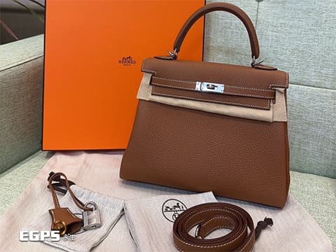 HERMÈS Kelly 25系列 Togo 牛皮手提/肩背 單手柄設計配有肩帶 銀扣&nbsp;37金棕&nbsp;K刻&nbsp;
