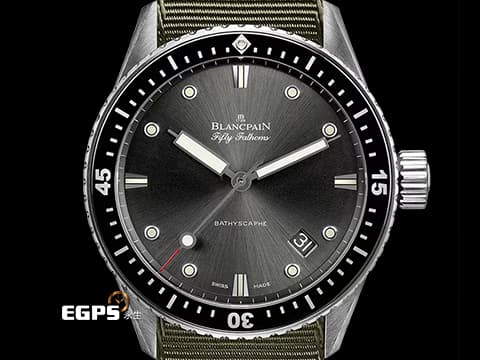 BLANCPAIN 寶珀 Fifty-Fathoms Bathyscaphe 五十噚系列 5000 1110 NAKA 不鏽鋼材質 單向旋轉磨砂緞面不鏽鋼錶圈 灰色流星放射飾紋面盤 2021年保卡&nbsp;自動上鍊 43mm