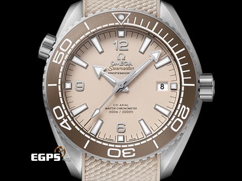OMEGA 歐米茄 Seamaster Planet Ocean 600M 海馬 215.32.44.21.09.001 專業潛水腕錶&nbsp;米色沙噴紋理錶盤 磨砂氮化矽陶瓷錶圈&nbsp;&nbsp;同軸擒縱 2026年保卡&nbsp;自動上鍊 43.5mm