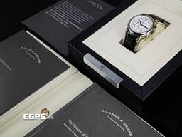 A.LANGE &amp; SOHNE 朗格 1815系列 414.026 18K白金材質 <font color="#05f0f0">計時功能 實心銀打造的銀白色面盤</font>&nbsp;<font color="#FFFF33"><font color="#FF0000">2021年保單 朗格專賣店限定款 新錶訂價：1,927,800元</font></font>&nbsp;手動上鍊 39.5mm