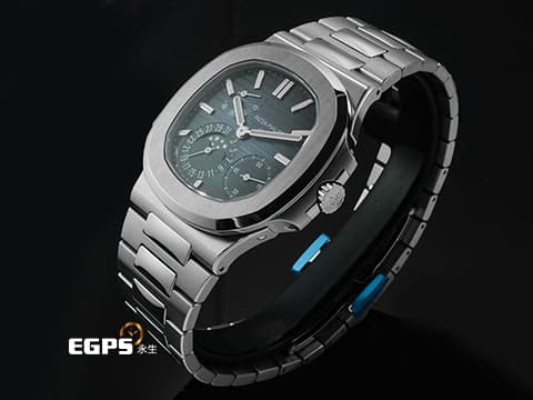 Patek Philippe 百達翡麗 PP錶 Nautilus 鸚鵡螺 5712/1A 金鷹 漸層藍色面盤&nbsp;不鏽鋼材質 鍊帶款 ＊搶先擁有～ 絕版停產款 屈指可數/不可思議的2026年1月保單 PP印記 動能顯示 月相盈虧 新式錶扣 保有部分原廠膠膜&nbsp;自動上鏈 40mm