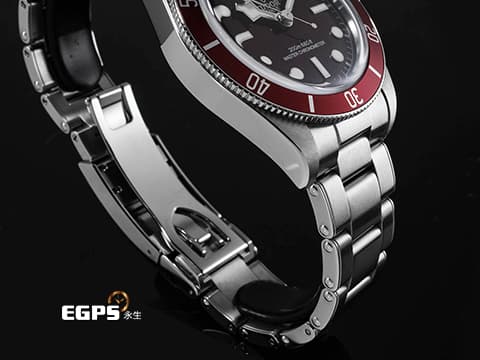 TUDOR 帝舵 Black Bay 58 GMT BB58 M7939G1A0NRU-0001 7939 不鏽鋼材質 酒紅色陽極氧化鋁字圈 酒紅色面盤&nbsp;2025年保卡  自動上鍊 39mm