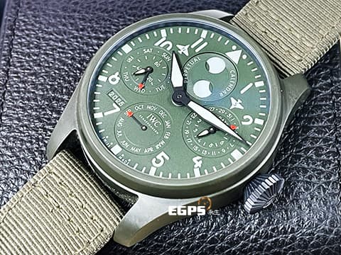 IWC 萬國 BIG PILOTS 大飛行員 萬年曆 七日鍊 月相盈虧 IW503101 綠色陶瓷材質 TOP GUN 海軍空戰部隊 「「森林地」特別版 綠色面盤 經典南北月相萬年曆腕錶、四位數字年份顯示 2024年保單 專賣店限定款 新錶參考訂價：1,716,000元  搭配沙夫豪森IWC萬國錶首款陶瓷錶鏈    自動上鍊 46.5mm