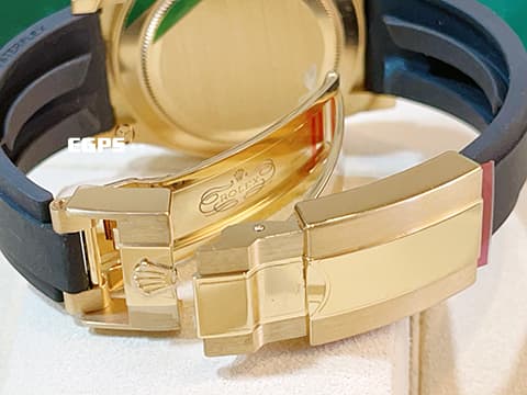 ROLEX 勞力士 DAYTONA 迪通拿 116588TBR 黃K金材質 116588 TBR 原鑲鑽錶，抽象虎紋滿天星鑽面，鑲鑽時標，大梯鑽錶圈， 已經絕種的猛虎面  2021保單 原廠膠膜齊全 未使用珍稀品，停產款 稀有釋出！ 足球巨星內馬爾Neymar 同款 40mm