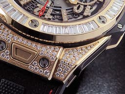 HUBLOT 宇舶 Big Bang 大爆炸 Unico 王金玫瑰金 411.OX.1180.RX.0904 <font color="#FF0000">原鑲鑽錶，大梯鑽錶圈，鏤空鑲鑽面盤</font> 飛返計時 三日鍊 自動上鍊 45mm