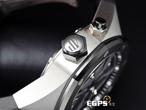 Audemars Piguet 愛彼 Royal Oak Concept 26560IO.OO.D002CA.01 鈦金屬材質 皇家橡樹概念系列 陀飛輪 鏤空面盤&nbsp;兩地時區 陶瓷錶圈&nbsp;台灣公司貨 新錶參考訂價：6,914,000元&nbsp;手動上鏈 44mm