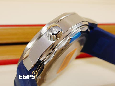 OMEGA 歐米茄 Seamaster Diver 300 經典 海馬 21032422006001&nbsp;藍色陶瓷錶圈、銀灰色波浪紋面盤&nbsp;排氦氣閥 同軸擒縱&nbsp;&nbsp;2025年保單&nbsp;自動上鍊 42mm