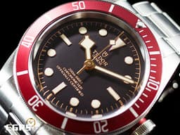 TUDOR 帝舵 Heritage Black Bay 79230 M79230R-0012 斧頭針 酒紅色陽極氧化鋁字圈 啞黑色面盤&nbsp;<font color="#FF0000">2019年保單 </font>鍊帶款 紅水鬼 41mm