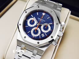 Audemars Piguet AP錶 愛彼錶 Royal Oak  皇家橡樹 26300ST.OO.1110ST.07 <font color="#0582f5">藍色面盤 </font><font color="#fd9330">橘色秒針、計時指針、刻度</font>&nbsp;計時碼錶 不鏽鋼材質 鍊帶款 自動上鍊 39mm