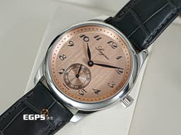 LONGINES 浪琴 Master Collection 名匠 巨擘系列 L28434932&nbsp;<font color="#f2a650">緞面紋鮭魚面盤 雕鑿式復古字體時標</font>&nbsp;小秒針 不鏽鋼<font color="#FF0000">&nbsp;2023年台灣公司貨</font>&nbsp;自動上鍊 38.5mm