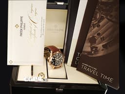 PATEK PHILIPPE 百達翡麗 PP錶 Calatrava Pilot Travel Time 5524R 飛行錶 5524R-001 <font color=#febb7a>玫瑰金材質 咖啡色面盤 兩地時間 日夜顯示</font> <font color=#FF0000>2023年保單</font> <font color=#FFFF33> 此錶歡迎各路錶友以 PP、AP、勞力士 來店交換，本店將以最高價評估～</font> 自動上鍊 42mm