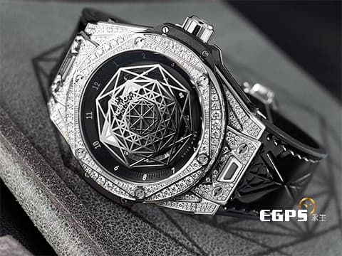 HUBLOT 宇舶 Big Bang 大爆炸 Unico Sang Bleu Steel Pave 不銹鋼材質 黑色面盤 465.SS.1117.VR.1704 MXM18 最新款 Maxime Buchi設計 幾何圖形指針 原鑲鑽錶 共276顆天然真鑽  2024年電子保單&nbsp;自動上鍊 39mm