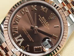 ROLEX 勞力士 DATEJUST LADY 278271 蠔式日誌型 18K永恆玫瑰金材質 半金款 <font color="#fdc8a5">巧克力色面盤 原廠鑲嵌VI鑽石時標&nbsp;</font><font color="#FF0000">2025年新式保卡  </font> 自動上鏈 31mm