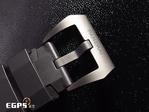 PANERAI 沛納海 潛行系列 SUBMERSIBLE MARINA MILITARE PAM00979 CARBOTECH 類碳纖維材質 新輕薄材質大錶徑 PAM979  潛水錶   獨特鍛造碳材質美型面盤 新夜光塗料白色時標 2020年保單  自動上鍊 47mm