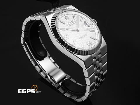 ROLEX 勞力士 Land-Dweller 40 蠔式 陸行者 127334 醇白色蜂巢圖案錶面 大三針 不鏽鋼&nbsp;最新款7135型機芯 透明錶背&nbsp;18K白金經典三角坑紋外圈&nbsp;2026年保卡 纖薄紀念型（Flat Jubilee）錶帶&nbsp;自動上鍊 40mm