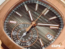 Patek Philippe 百達翡麗 PP錶 Nautilus Chronograph 金鷹 鸚鵡螺 5980/1R-001 18K玫瑰金材質 鏈帶款 同軸計時碼錶 <font color="#fbf2d0">漸層橫條紋褐色面盤</font>&nbsp;<font color="#FF0000">PP印記 2020年保單</font>&nbsp;自動上鏈 40.5mm