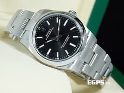 ROLEX 勞力士 Oyster Perpetual Datejust 34 蠔式恆動 124200 不鏽鋼材質 <font color=#FF0000>2025年保單，黑色面盤<font color=#FF88C2></font><font color=#FFFF00> </font>新式保卡</font></font> 自動上鍊 34mm