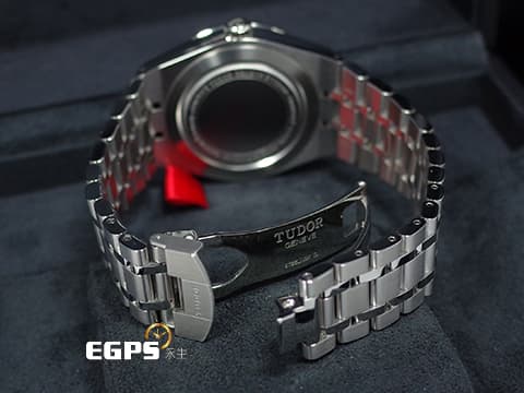 TUDOR 帝舵 ROYAL 皇家系列 28500-0003 黑色面盤 立體羅馬數字時標 割坑紋與磨光飾面間隔錶圈 不鏽鋼 2025年保單 自動上鍊 38mm