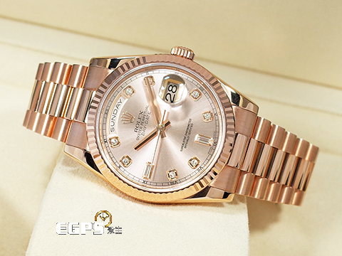 ROLEX 勞力士 Day-Date 118235 蠔式 星期日期型 18K玫瑰金材質 元首型錶帶 <font color="#f1dfca">原廠鑲嵌鑽石時標 日亮金色面盤</font><font color="#ffdead">&nbsp;<font color="#ff0000">已回原廠保養 延長保固到2027年</font></font>&nbsp;自動上鍊 36mm