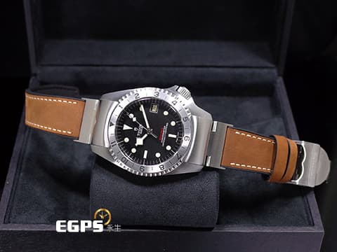 TUDOR 帝舵 Black Bay P01 碧灣 70150&nbsp;菸草色時標 雪花針 復古 不鏽鋼 潛水錶 雪花針&nbsp;日內瓦高級鐘錶大賞&nbsp;傳奇腕錶復刻再現 2026年保卡&nbsp;自動腕錶 42mm