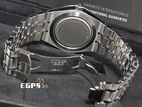 TUDOR 帝舵 ROYAL 皇家系列 28500 藍色面盤 羅馬數字時標 割坑紋與磨光飾面間隔錶圈 不鏽鋼材質 大三針&nbsp;2026年保卡 自動上鍊 38mm