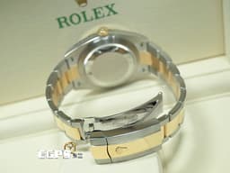ROLEX 勞力士 Datejust 41 蠔式日誌型 126303 <font color=#ADADAD>石板灰色面盤</font>搭配<font color=#228B22>綠色羅馬數字時標 溫布頓</font> DJ41 半金款 18K黃金 <font color=#FF0000>2024年保單 蠔式（Oyster）三節板帶</font> 自動上鍊 41mm