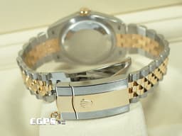 ROLEX 勞力士 蠔式 Datejust DJ36 126233 18K黃金&amp;蠔式鋼&nbsp;<font color="#05f0f0">經典白色面盤搭配黃金太陽坑紋錶圈</font>&nbsp;<font color="#ff0000">2025年保卡 五銖鏈帶款</font> 自動上鏈 36mm
