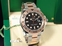 ROLEX 勞力士 Yacht-Master 40 蠔式 遊艇名仕型 126621&nbsp;<font color="#fda677">永恆玫瑰金 半金款</font>&nbsp;黑色面盤&nbsp;<font color="#FF0000">3235機芯 2025年保卡</font> 自動上鍊 40mm