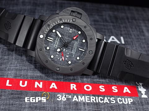 PANERAI 沛納海 Submersible Luna Rossa GMT PAM01039 兩地時間 美洲杯帆船賽 特別款 2022年保單 PAM1039 碳纖維複合物材質、高科技碳纖維船帆織紋面盤 潛水腕 自動上鍊 47mm