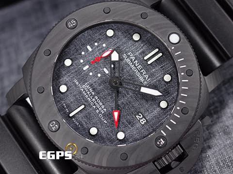 PANERAI 沛納海 Submersible Luna Rossa GMT PAM01039 兩地時間 美洲杯帆船賽 特別款 2022年保單 PAM1039 碳纖維複合物材質、高科技碳纖維船帆織紋面盤 潛水腕 自動上鍊 47mm