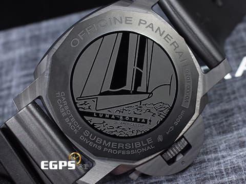 PANERAI 沛納海 Submersible Luna Rossa GMT PAM01039 兩地時間 美洲杯帆船賽 特別款 2022年保單 PAM1039 碳纖維複合物材質、高科技碳纖維船帆織紋面盤 潛水腕 自動上鍊 47mm
