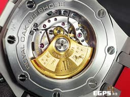 Audemars Piguet AP錶 愛彼錶 Royal Oak Offshore 皇家橡樹離岸型 26470ST 計時碼表 <font color=#FF0000> 精鑲鑽石滿天星面盤、鑲鑽錶圈、鑲鑽錶殼，有盒有單，透明錶背 </font> <font color=#EA0000> 紅色計速儀內圈及三眼小錶盤、搭配HORUS專為AP所設計紅色迷彩橡膠錶帶 </font> 自動上鏈 42mm