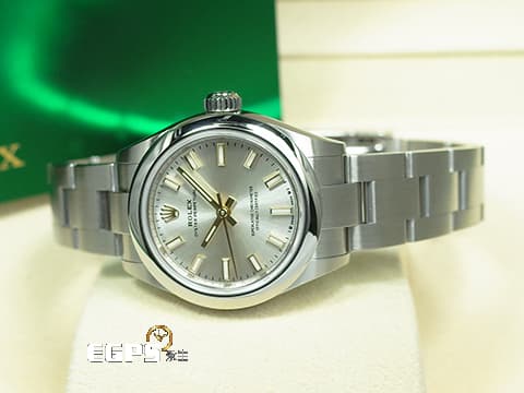 ROLEX 勞力士 Oyster Perpetual 28 蠔式恆動型 276200 銀色太陽紋面盤搭配金色指針 OP28 不鏽鋼 大三針 2021年保卡&nbsp;自動上鍊 28mm