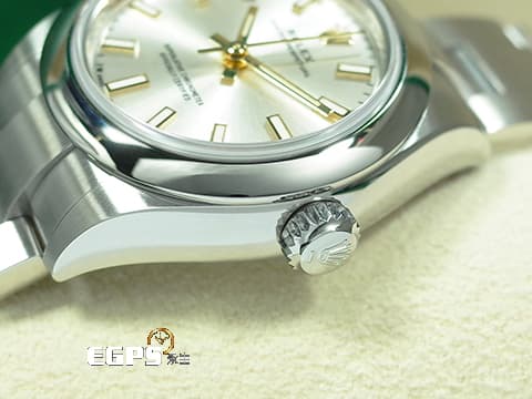 ROLEX 勞力士 Oyster Perpetual 28 蠔式恆動型 276200 銀色太陽紋面盤搭配金色指針 OP28 不鏽鋼 大三針 2021年保卡&nbsp;自動上鍊 28mm