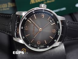 Audemars Piguet 愛彼 AP錶 Code 11.59系列 15210CR.OO.A002CR.01 <font color="#949494">漸</font><font color="#616161">層</font><font color="#3d3d3d">灰</font> <font color="#424242">煙燻灰色緞面紋面盤</font> 18K白金+<font color="#fbaa7e">玫瑰金材質</font> 大三針<font color="#FF0000">&nbsp;</font><font color="#FF0000">2021年新式保卡 顛覆傳統 最新巨作</font> 15210 CR 自動上鍊&nbsp;41mm