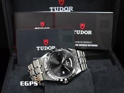 TUDOR 帝舵 ROYAL Day Date 28600 皇家系列 M28600-0005 <font color="#05f0f0">黑色太陽紋錶面 星期、日期顯示窗</font>&nbsp;<font color="#FF0000">2025年新式保卡 </font>自動上鍊 41mm