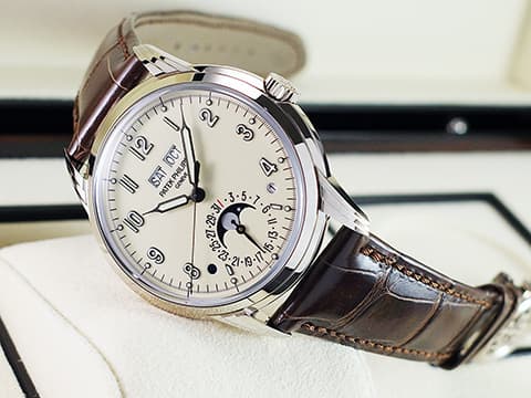 Patek philippe 百達翡麗 PP錶 Grand Complications 超級複雜功能時計 Perpetual Calendar 萬年曆 5320G-001 米白色漆面盤 奶油面 月相盈虧 18K白金材質 2020年台灣公司貨 5320 G 歡迎錶友以 PP、AP、RM、勞力士 來店交換，本店將以最高價評估～ 自動上鍊 40mm