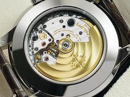 Patek philippe 百達翡麗 PP 5320G-001 18K白金材質 超複雜功能時計系列 <font color="#f5f0cc"> 當代“復古”風格 溫潤色澤的奶油白漆面盤 萬年曆 月相顯示</font><font color="#FF0000"> 2020年保單 配件齊全</font>&nbsp;自動上鍊 40mm