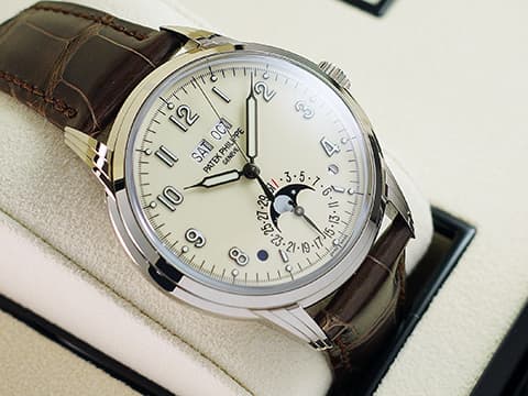 Patek philippe 百達翡麗 PP 5320G-001 18K白金材質 超複雜功能時計系列  當代“復古”風格 溫潤色澤的奶油白漆面盤 萬年曆 月相顯示 2020年保單 配件齊全&nbsp;自動上鍊 40mm