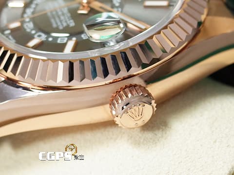 ROLEX 勞力士 Sky-Dweller 326235 蠔式 天行者 沙羅裝置 年曆錶 永恆玫瑰金 石板灰色面盤橡膠錶帶款  2022年保單&nbsp;自動上鍊 42mm