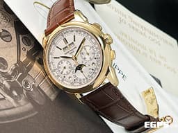 Patek philippe 百達翡麗 PP錶 超複雜功能時計系列 5270J-001 18K黃金材質 <font color="#ffea9e">瑩白色面盤 </font> <font color="#fde89b">經典複雜功能錶款 萬年曆腕錶，月相盈虧顯示，計時功能&nbsp;</font><font color="#FF0000">2022年保單 新錶訂價：6,844,000元</font>&nbsp;手上鍊 41mm
