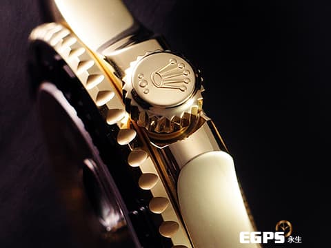 ROLEX 勞力士 Yacht-Master 42 蠔式 遊艇名仕型 226658 18K黃金材質 黑色陶瓷字圈 Oysterflex橡膠錶帶搭配快調延展錶扣 2025年保卡 自動上鍊 42mm