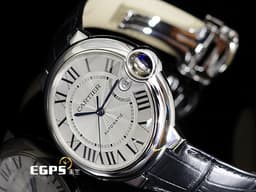 CARTIER 卡地亞 BALLON BLEU DE CARTIER 藍氣球 WSBB0039 不鏽鋼材質&nbsp;<font color="#05f0f0">鍍銀雕紋錶盤 藍鋼劍形指針</font>&nbsp;<font color="#FF0000">2025年保卡</font>&nbsp;皮帶款 自動上鏈 40mm
