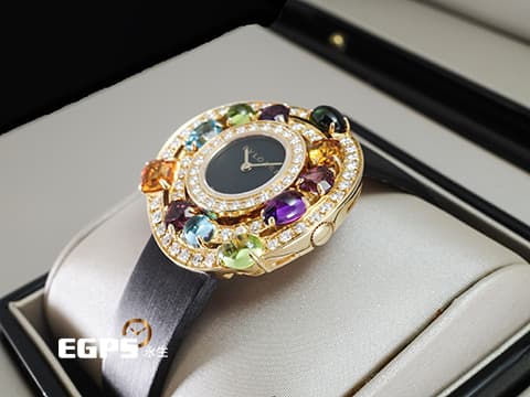 BVLGARI 寶格麗 Astrale 彩色珠寶鑽錶 AE36D2CBL 18K黃金材質  原廠11顆彩寶 搭配 66顆圓形明亮型鑽石（共1.80克拉）&nbsp;新錶參考訂價：892,000元 石英機芯 36mm
