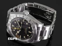 TUDOR 帝舵 Black Bay Pro 碧灣 79470-0001 黑色面盤 冒險家 GMT <font color="#FFD700">黃色兩地時間指針</font> 不鏽鋼 復古 雪花針  鍊帶款 <font color="#FF0000"> 2025年保卡 </font> 自動上鍊 39mm