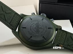 IWC 萬國 Pilot`s Chronograph 飛行員系列 IW389106<font color=#33CCFF>「TOP GUN」海軍空戰部隊</font> 計時碼表 星期、日期顯示 <font color=#6B8E23>綠色陶瓷材質「森林地」特別版</font> 飛行錶 <font color=#FF0000>2022年台灣公司貨</font> 自動上鍊 44.5mm